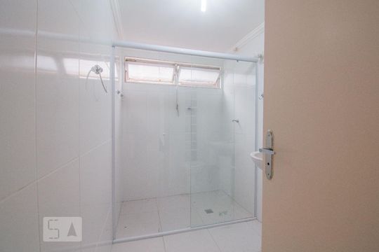Banheiro de apartamento para alugar com 2 quartos, 80m² em Cambuci, São Paulo
