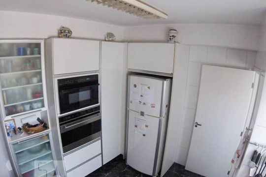 Cozinha de apartamento para alugar com 2 quartos, 122m² em Vila Regente Feijó, São Paulo