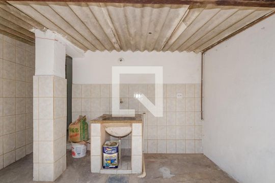 Quintal - Área de Serviço de casa para alugar com 2 quartos, 60m² em Carlos Prates, Belo Horizonte