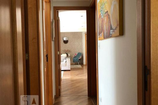 Corredor de apartamento à venda com 3 quartos, 100m² em Vila Pereira Barreto, São Paulo