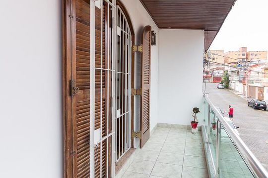 Varanda quarto 1 suíte de casa para alugar com 4 quartos, 385m² em Jardim Toscana, Guarulhos