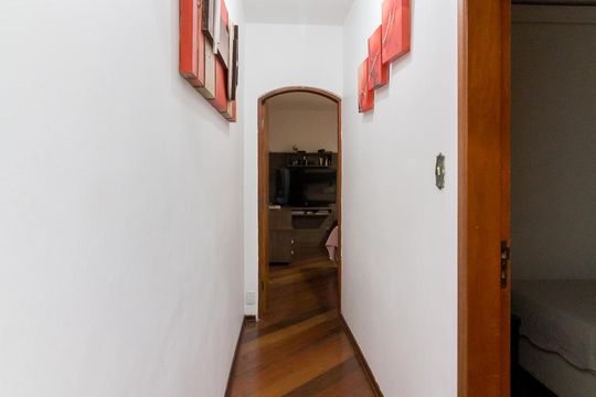 Corredor de casa à venda com 4 quartos, 385m² em Jardim Toscana, Guarulhos