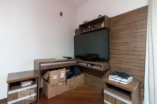 Quarto 1 suíte - painel para TV de casa à venda com 4 quartos, 385m² em Jardim Toscana, Guarulhos