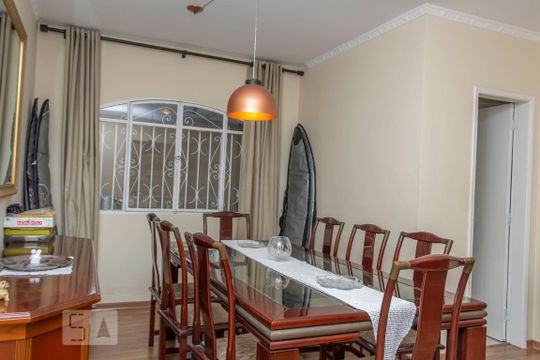 Casa à venda com 3 quartos, 247m² em Vila Guarani, São Paulo