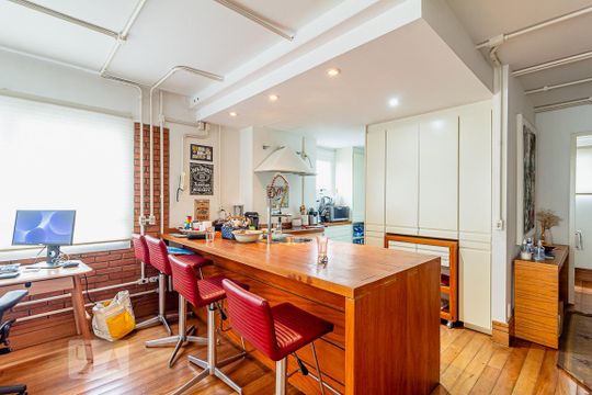 Cozinha de apartamento à venda com 1 quarto, 130m² em Itaim Bibi, São Paulo
