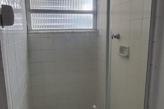 Banheiro social de apartamento para alugar com 2 quartos, 76m² em Santa Rosa, Niterói