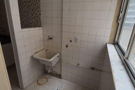 Área de serviço de apartamento para alugar com 2 quartos, 76m² em Santa Rosa, Niterói