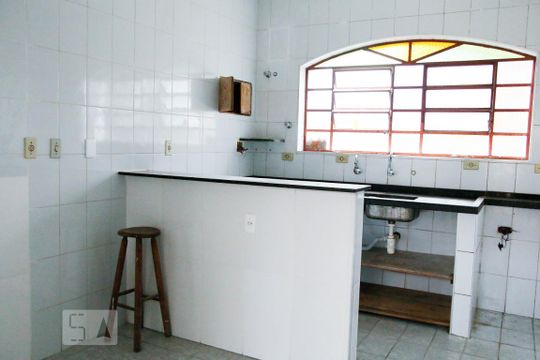 Casa para alugar com 1 quarto, 30m² em Jardim Satelite, São Paulo
