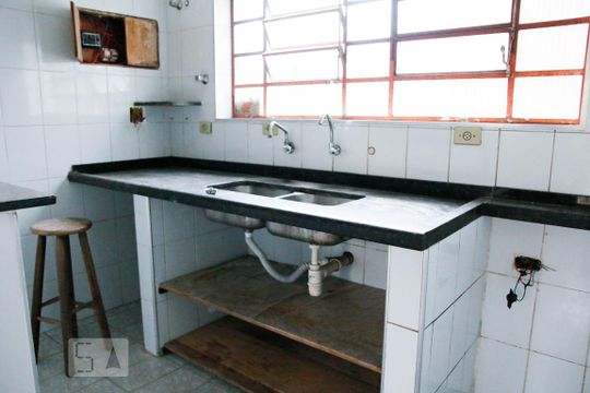 Cozinha de casa para alugar com 1 quarto, 30m² em Jardim Satelite, São Paulo