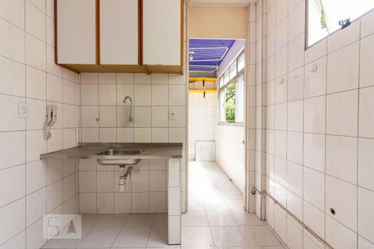 Cozinha de apartamento à venda com 2 quartos, 50m² em Jardim Jaqueline, São Paulo