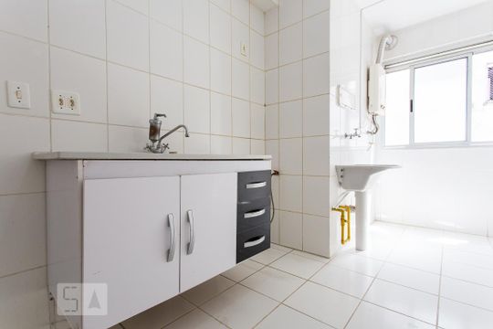 Cozinha de apartamento para alugar com 2 quartos, 48m² em Jardim Vila Formosa, São Paulo