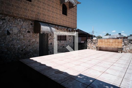 Sacada de casa à venda com 3 quartos, 180m² em Jardim Nordeste, São Paulo