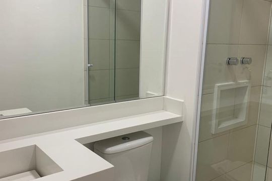 Banheiro de apartamento à venda com 2 quartos, 61m² em Vila Califórnia, São Paulo