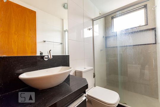 Banheiro Social de apartamento à venda com 2 quartos, 56m² em Engenhoca, Niterói