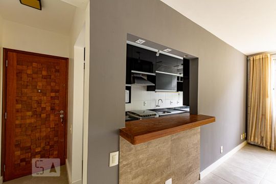 Cozinha  de apartamento à venda com 2 quartos, 56m² em Engenhoca, Niterói