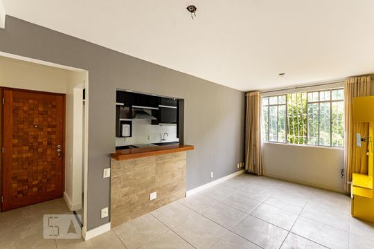 Sala de apartamento à venda com 2 quartos, 56m² em Engenhoca, Niterói