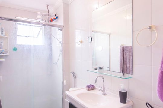 Banheiro de apartamento à venda com 2 quartos, 54m² em Sâo Bernardo, Campinas