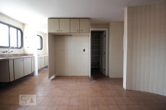 Cozinha de apartamento para alugar com 3 quartos, 380m² em Vila Andrade, São Paulo