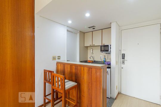 Cozinha de kitnet/studio para alugar com 1 quarto, 38m² em Moema, São Paulo