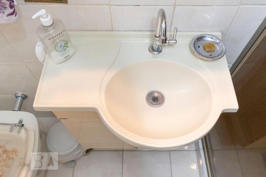 Banheiro da Suíte de casa para alugar com 4 quartos, 198m² em Vila Firmiano Pinto, São Paulo