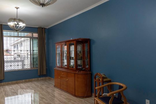 Sala de casa para alugar com 4 quartos, 198m² em Vila Firmiano Pinto, São Paulo