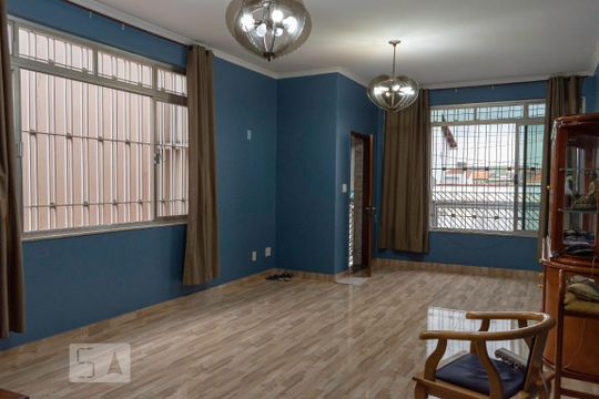 Sala de casa para alugar com 4 quartos, 198m² em Vila Firmiano Pinto, São Paulo