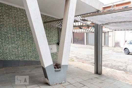 Garagem de casa para alugar com 4 quartos, 198m² em Vila Firmiano Pinto, São Paulo