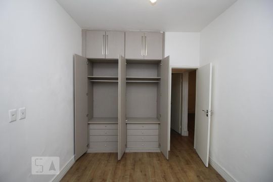 Quarto 1 de casa para alugar com 2 quartos, 100m² em Humaitá, Rio de Janeiro