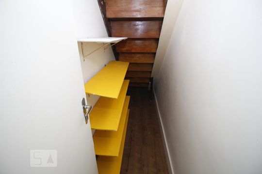 Despensa de casa para alugar com 2 quartos, 100m² em Humaitá, Rio de Janeiro