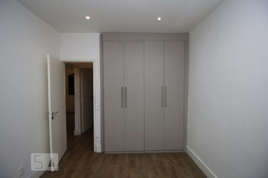 Quarto 2 de casa para alugar com 2 quartos, 100m² em Humaitá, Rio de Janeiro