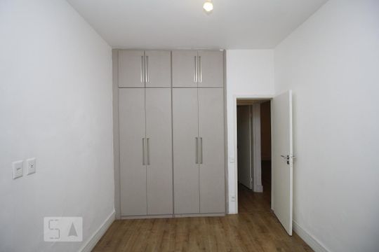 Quarto 1 de casa para alugar com 2 quartos, 100m² em Humaitá, Rio de Janeiro