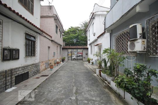 Rua de casa para alugar com 2 quartos, 100m² em Humaitá, Rio de Janeiro