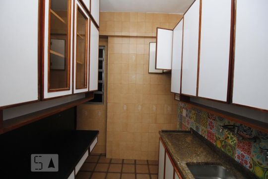 Cozinha de casa para alugar com 2 quartos, 100m² em Humaitá, Rio de Janeiro