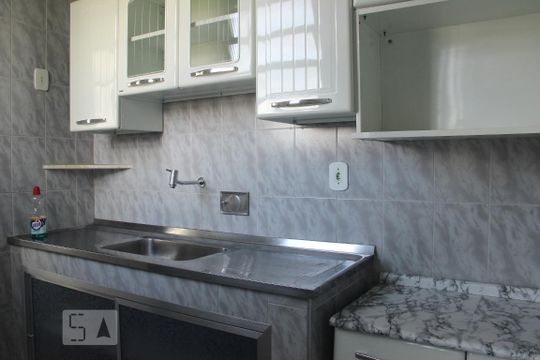 cozinha de apartamento para alugar com 2 quartos, 55m² em São Francisco Xavier, Rio de Janeiro