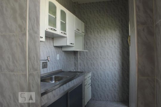 cozinha de apartamento para alugar com 2 quartos, 55m² em São Francisco Xavier, Rio de Janeiro