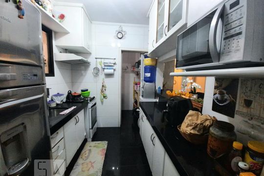 Cozinha de apartamento para alugar com 3 quartos, 70m² em Nova Petrópolis, São Bernardo do Campo