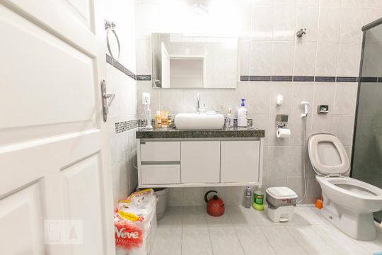 Banheiro de casa para alugar com 2 quartos, 250m² em Piqueri, São Paulo