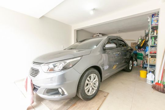 Garagem de casa para alugar com 2 quartos, 250m² em Piqueri, São Paulo