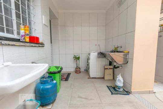 Lavanderia de casa para alugar com 2 quartos, 250m² em Piqueri, São Paulo
