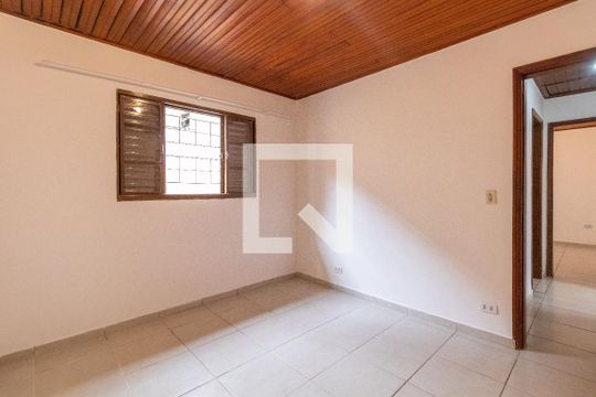 Quarto 2 de casa para alugar com 2 quartos, 100m² em Jardim Esmeralda, São Paulo