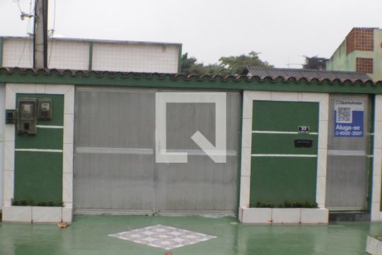 Fachada de casa à venda com 2 quartos, 90m² em Taquara, Rio de Janeiro