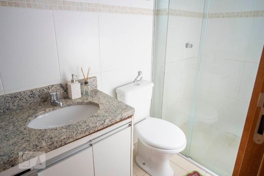 Banheiro 1 de apartamento para alugar com 2 quartos, 54m² em Setor Leste Universitário, Goiânia