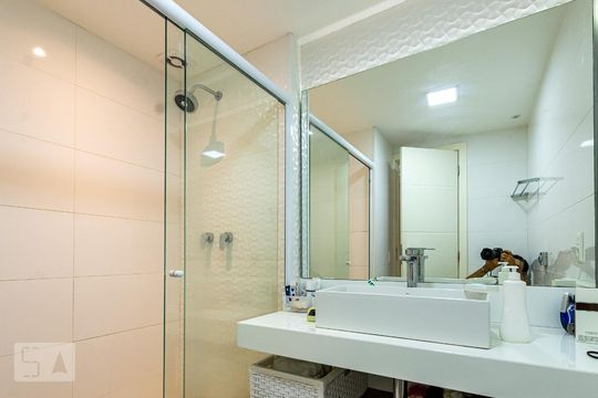 Banheiro da Suíte 1 de apartamento para alugar com 4 quartos, 200m² em Ipanema, Rio de Janeiro