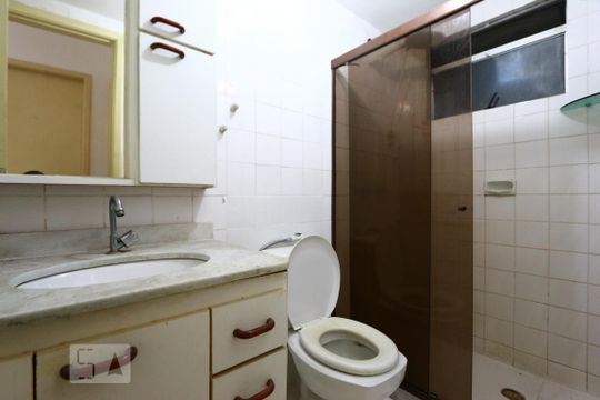 Banheiro de apartamento para alugar com 2 quartos, 65m² em Freguesia (jacarepaguá), Rio de Janeiro