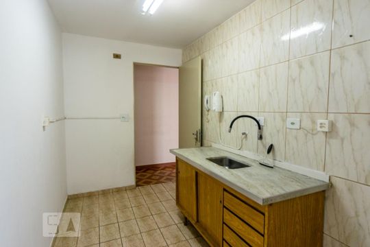 Cozinha de apartamento à venda com 2 quartos, 56m² em Vila Ivone, São Paulo