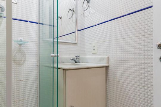 Banheiro Social de apartamento à venda com 2 quartos, 50m² em Vila Guarani (z Sul), São Paulo