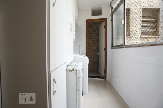 Area de Serviços de apartamento para alugar com 2 quartos, 95m² em Bela Vista, São Paulo