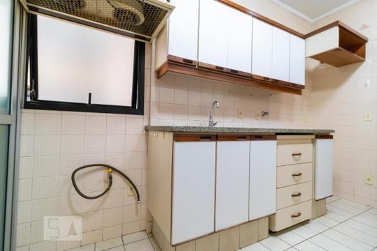 Cozinha de apartamento para alugar com 3 quartos, 96m² em Novo Taquaral, Campinas