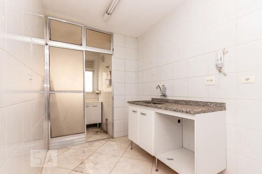Cozinha de apartamento para alugar com 3 quartos, 70m² em Vila Divina Pastora, São Paulo