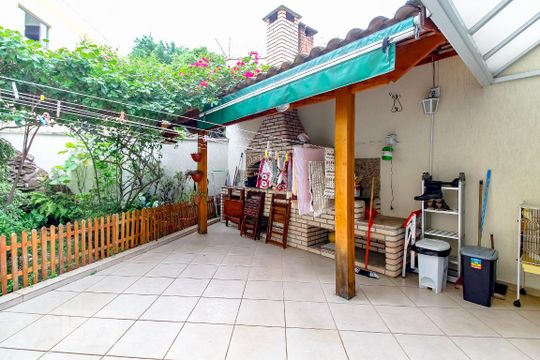 Churrasqueira de casa à venda com 3 quartos, 120m² em Vila Rosalia, Guarulhos